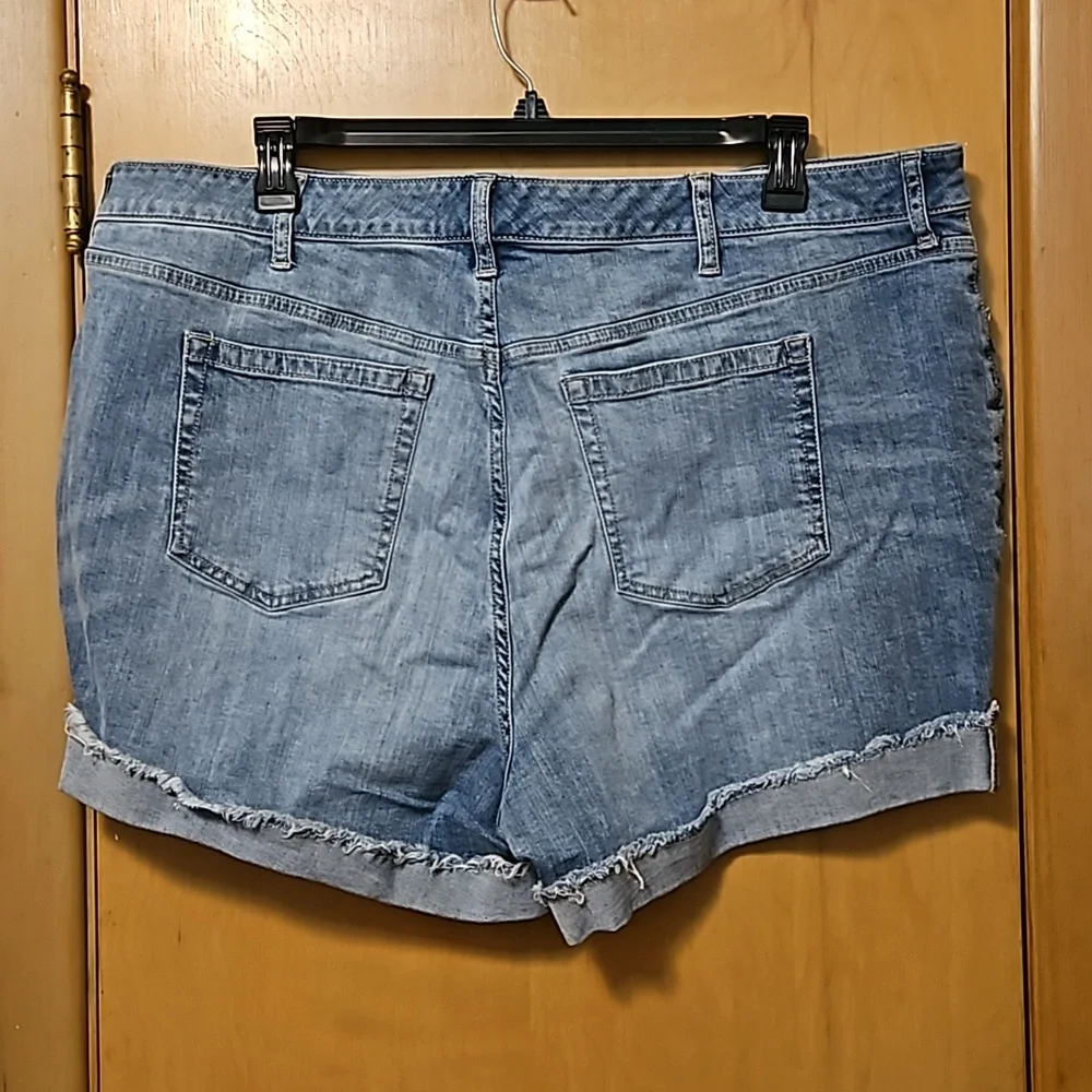 Torrid Jean Shorts 24 (Pride) - Picture 5 of 7
